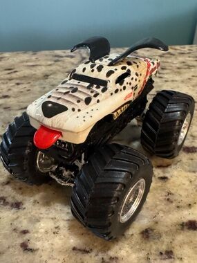 Hot Wheels Monster Jam Mutt Dalmation Truck